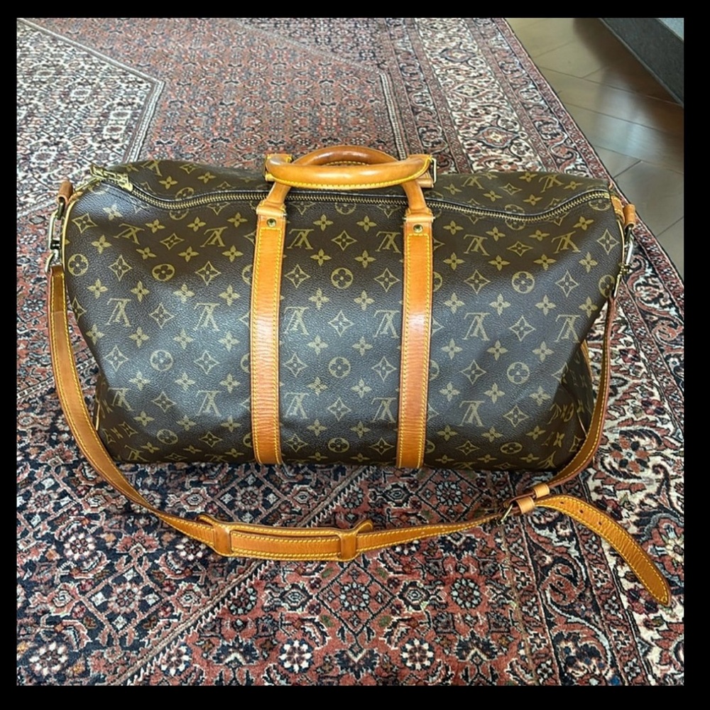 ❌SOLD❌Louis Vuitton vintage Keepall bandoulière 50 in good condition with strap.